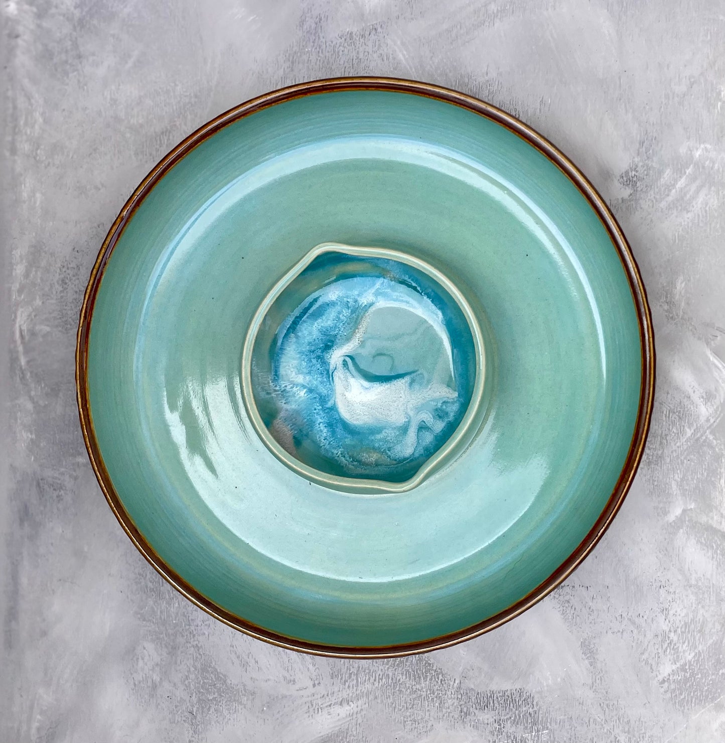 Tazón de nachos y salsa